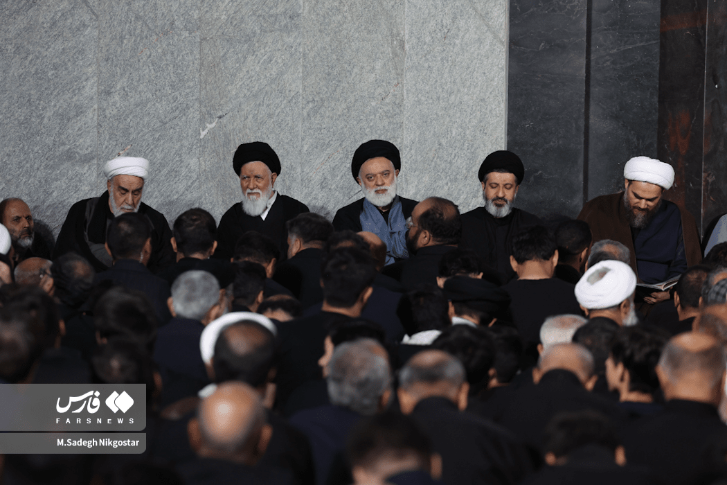 تصاویر:  فرزندان رهبر شهید انقلاب در مراسم بزرگداشت مشهد