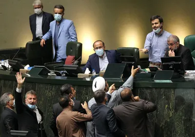 چه شد آن همه شعار معیشت مجلسی‌ها؟ / به جز مشغول کردن خود به دو طرح «اصلاح قانون انتخابات» و «صیانت» چه کرده اید؟