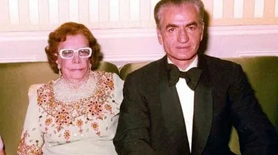 یادداشت‌های علم، چهارشنبه ۲۵ بهمن ۱۳۵۱: شاه به خاطر اینکه روی منبر برای ملکه پهلوی دعا نشده بود، با من دعوا کرد؛ نمی‌شود به حضورشان گفت «رسماً آن علیا حضرت سمتی ندارند»