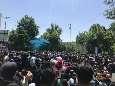 سید محمد خاتمی: نباید گذاشت تا آزادی و امنیت در برابر هم قرار گیرند/ شعار «زن، زندگی، آزادی» به عنوان پیامی زیبای است که حرکت به سوی آینده بهتر را نشان می‌دهد