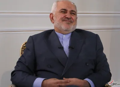 بعضی دوستان به امریکا «گرا» می دهند که با ما بهتر می توانید کار کنید / خبرش را بهم می دهند که دوستان به امریکا گفته اند این ها در قدرت نمی مانند و قدرت این ها چند روزه است / صراحتا گفته اند اگر ترامپ انتخاب می شد، پیروزی ما در انتخابات ۱۴۰۰ قطعی بود/ در مذاکرات دوره ی دولت قبل، به یک توافق نانوشته با آژانس رسیده بودند که در مقابلش هیچی هم نگرفته بودند / به آسانی می گویند ظریف جاسوس است، پدربزرگش هم عامل بهایی ها؛ ابزار تبلیغ و حاشیه امن در اختیار دوستان است