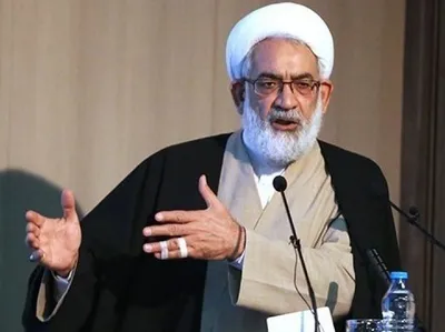 قضیه‌ای که دو سه روز قبل اتفاق افتاد، موجب تاسف است؛ اینکه یک نماینده بخواهد کارهایی کند که شان و جایگاهش نیست، تاسف‌آور است / خدا رحمت کند کسی را که اندازه خودش را بداند / ارباب رجوع هرکسی که باشد، مثل بقیه مردم است
