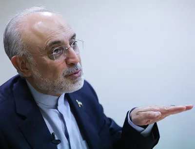 سایرین از علی اکبر صالحی بیاموزند