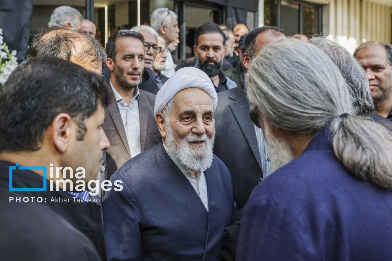 تصاویر: تشییع پیکر زنده یاد «احمد ناطق نوری»
