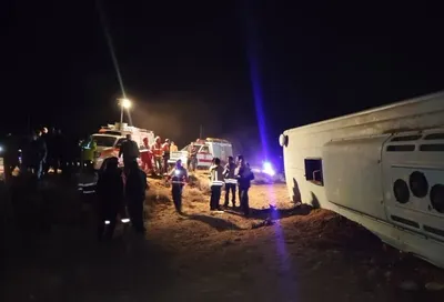دادگستری: ابعاد حادثه واژگونی اتوبوس محور کرمان- مشهد پیگیری شود/ این اتوبوس ظرفیت سوار کردن ۴۳ مسافر را داشته، اما ۶۰ مسافر سوار کرده، به همین دلیل ممکن است برخی از حادثه‌دیدگان در دریافت بیمه با مشکل مواجه شوند