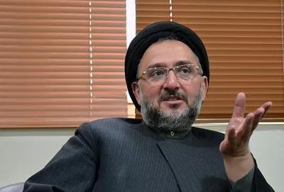 ابطحی: روحانی بدجور رو دست خورد/ به جای توضیح جدی، یک منبر واقعی رفت