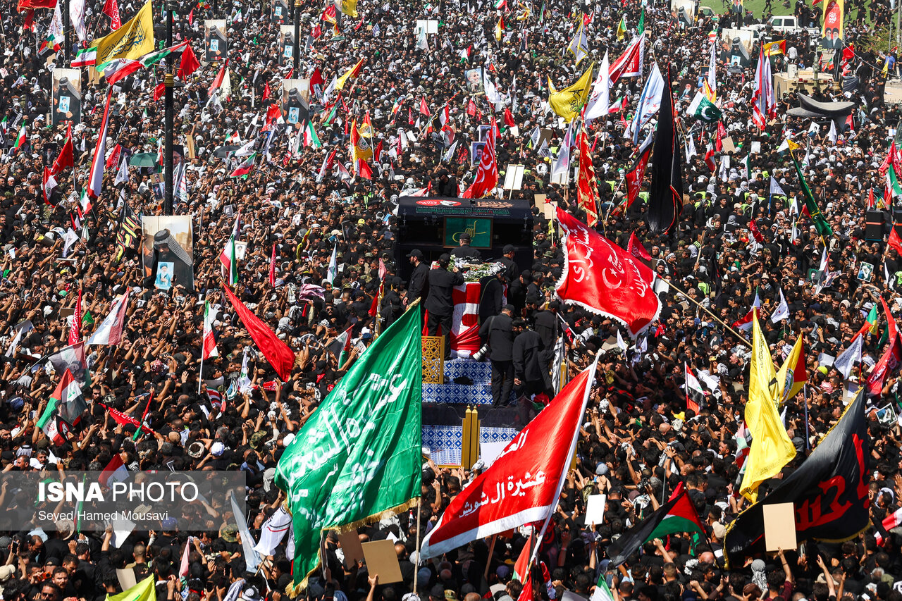 تصاویر: تشییع پیکر مطهر رهبر شهید انقلاب در نجف اشرف