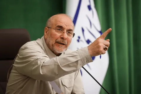آمریکایی‌ها اخیراً از طریق میانجی، پیشنهاد‌هایی مطرح کرده‌اند، اما باید بدانند تا زمانی که هفت شرط ما بر اساس تفاهم‌نامه اسلام آباد محقق نشود، تنگه هرمز باز نخواهد شد/ نه هیجان‌زده می‌شویم و نه مرعوب؛ هم می‌جنگیم و هم مذاکره می‌کنیم/ هدف، دست‌کاری محاسبات راهبردی ما است، اما زهی خیال باطل؛ ایران کشوری نیست که سیاست‌های خود را با توئیت‌های مقامات آمریکایی تنظیم کند