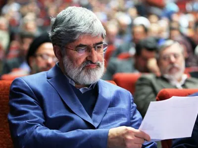 حمله تند کیهان به علی مطهری: بسیار بیجا و غلط کرده که برای امام تعیین تکلیف می‌کند / او دمدمی مزاج و هرهری‌مسلک است / اگر انتساب فرزندی شهید مطهری را از او بگیرند، هیچ هویتی برای این نماینده مذبذب باقی نمی‌ماند / او با سوءاستفاده از نام پدرش، در حال خیانت به منظومه فکری شهید مطهری است