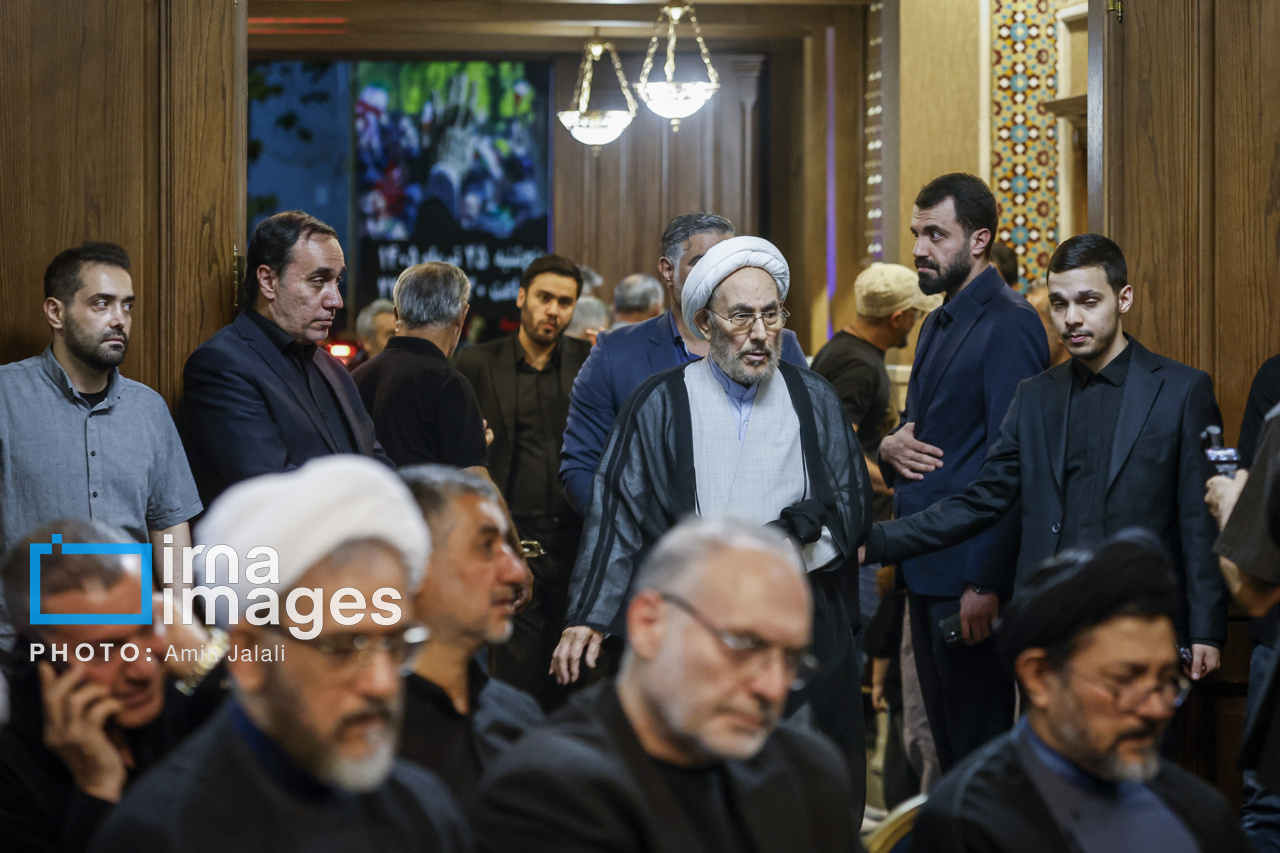 تصاویر: بزرگداشت رهبر شهید انقلاب در حسینیه جماران