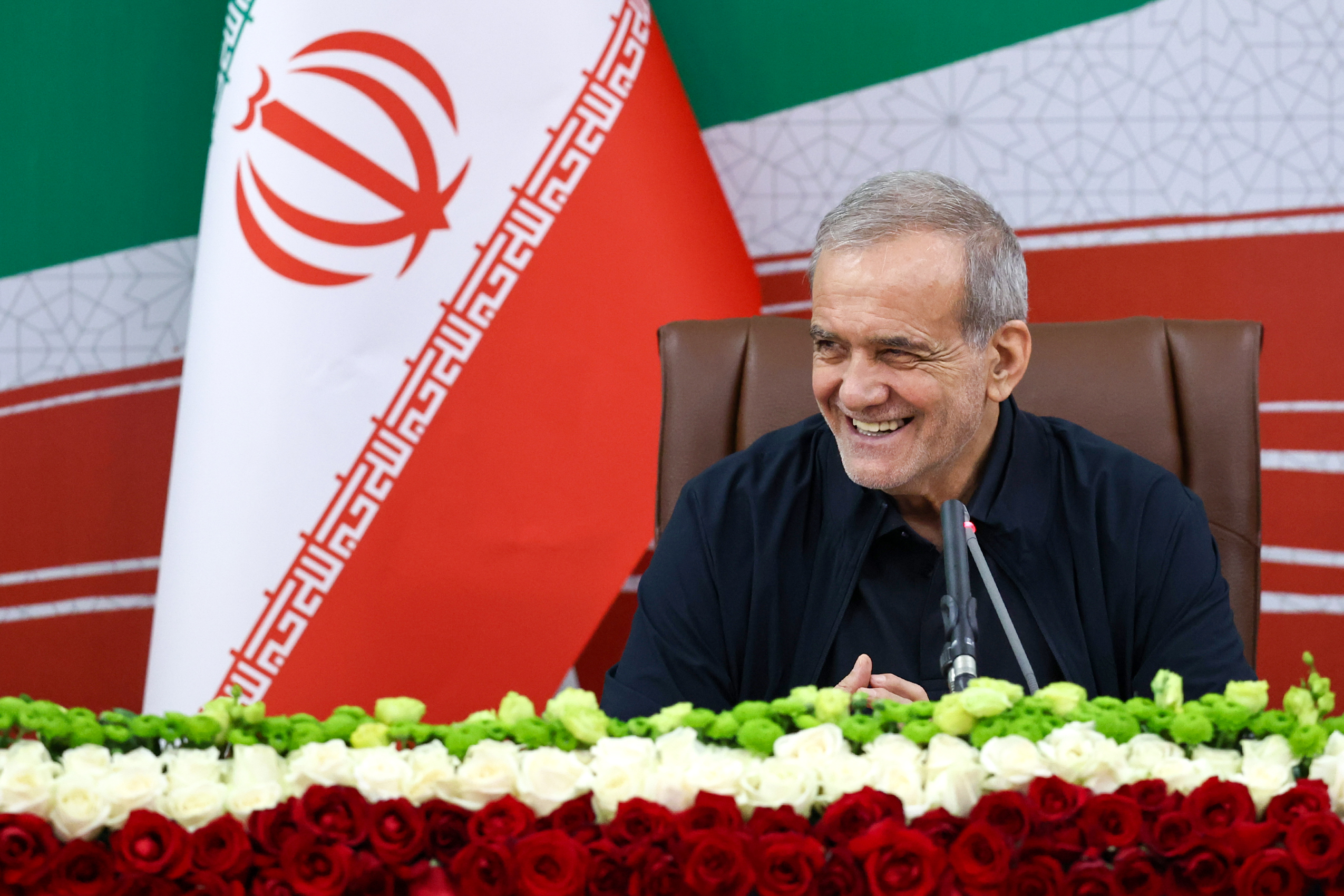 تصاویر: نشست خبری پزشکیان با جمعی از اصحاب رسانه