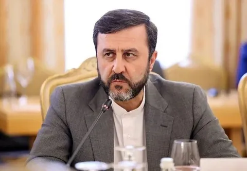 معاون عراقچی: روز جمعه گفت‌وگوهایی میان روسای دو هیئت ایرانی و آمریکایی برای تعیین ترتیبات آتی مذاکرات انجام خواهد شد/ تمرکز مذاکرات ۶۰ روزه صرفاً بر موضوع هسته‌ای خواهد بود/ یکی از موضوعات اصلی، خاتمه تمامی تحریم‌هاست/ چهار موضوع اصلی در مذاکرات مدنظر است؛ خاتمه تحریم‌ها، موضوعات هسته‌ای، برنامه بازسازی و توسعه اقتصادی ایران و نظارت بر حسن اجرای تعهدات