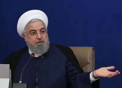 روحانی: لجن‌پراکنی، نسبت دروغ به یکدیگر دادن، سخنان ناروا و بردن آبروی اشخاص ربطی به نقد ندارد / نقد برای تضعیف روحیه مردم؟ این که دیگر نقد نیست / هیچکس نیست که بگوید کار و عمل من اشکالی ندارد / از مقام معظم رهبری به خاطر تفقدشان به دولت و رییس جمهور تشکر می‌کنم