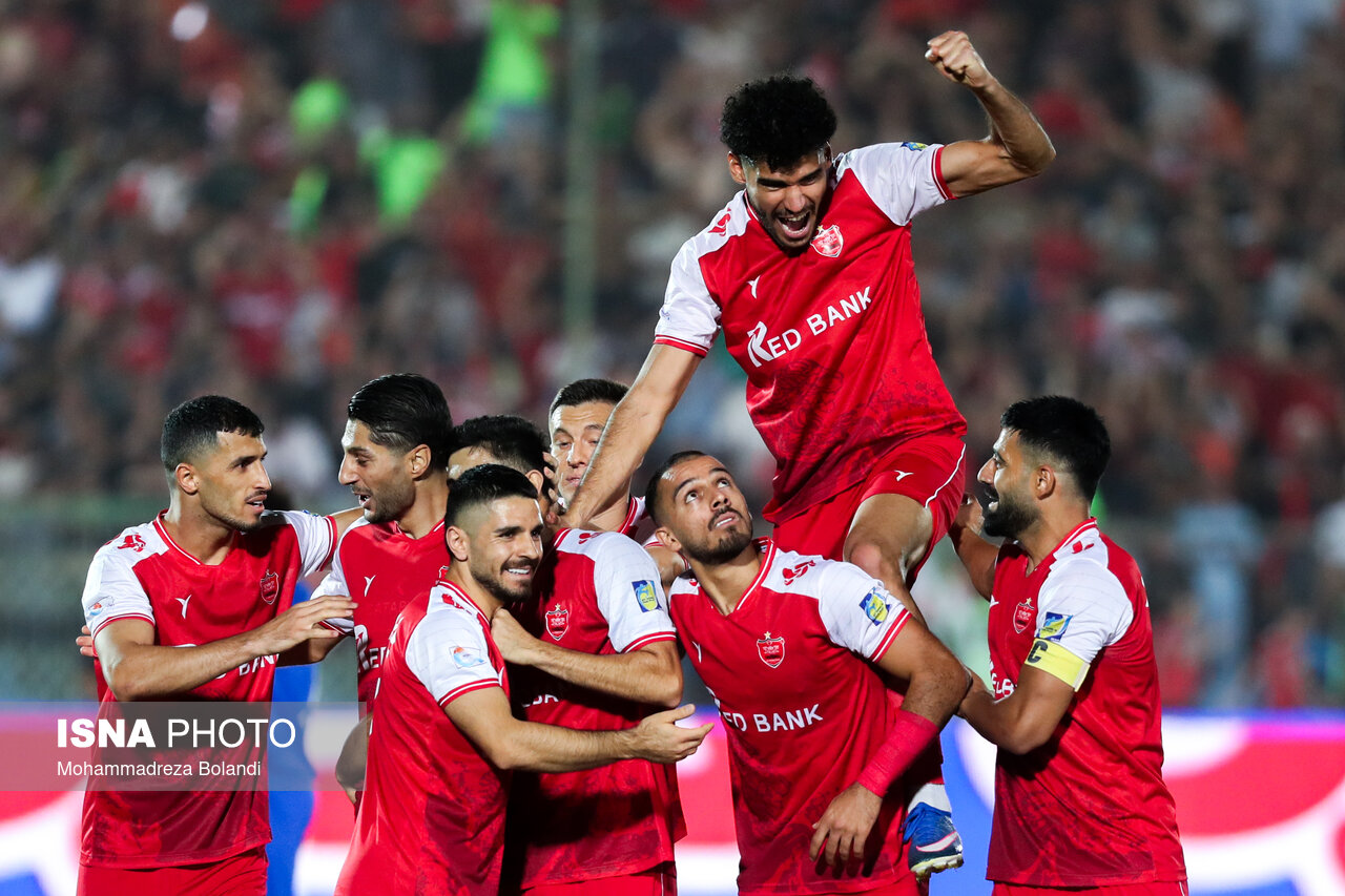 تصاویر: دیدار تیم‌های پرسپولیس و استقلال خوزستان