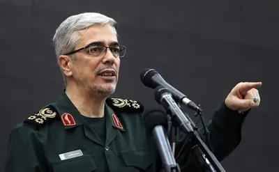 سرلشکر باقری: کشورهای متخاصم قبل از ورود به تنگه هرمز اضطراب دارند / ظرف یک سال اخیر مطابق حقوق بین الملل رفتار کرده اند؛ اگر فراتر از آن عمل کنند، با مقابله نیروی دریایی سپاه مواجه خواهند شد