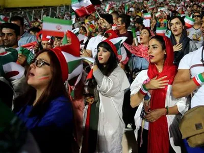 بلیت ۳ جایگاه جدید زنان برای بازی ایران و کامبوج در کمتر از یک ساعت فروخته شد / تاکنون ۳۵۰۰ تماشاگر زن بلیت بازی را خریده اند / فعلا جایگاه دیگری برای زنان در نظر گرفته نشده
