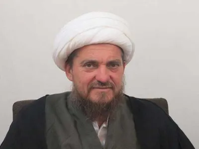 ادعای تبریزیان، روحانی مدعی طب اسلامی: سرداران سپاه را از طریق واکسن کرونایی که تزریق کرده بودند، ترور کردند/ اینکه فریاد زدیم واکسن نزنید، از روی دلسوزی بود/ مقصر اصلی آن کسانی هستند که اطلاعات واکسن زده‌ها را به سازمان بهداشت جهانی دادند؛ باید گردن مافیای دارو و درمان را بگیریم