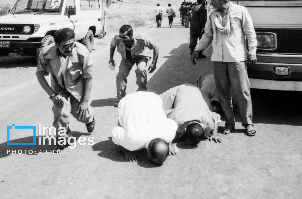 تصاویر: لحظه ورود آزادگان به میهن