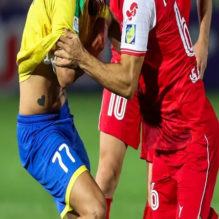تصاویر: دیدار تیم‌های پرسپولیس و صنعت نفت آبادان