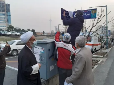 خانواده شهید فخری زاده: با خبر شدیم که عنوان تابلوی خیابان زنده یاد استاد محمدرضا شجریان  تغییر نام یافته / سیره آن شهید بزرگوار زدودن زنگارهای جهل و تعصب بود / با عنایت به علاقمندی شهید عزیزمان به هنر و موسیقی اصیل ایرانی، هرگونه تغییر در نام ها و نمادهای این عرصه دور از اندیشه شهید فخری زاده است