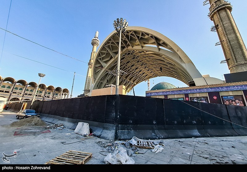 تصاویر: آماده سازی مصلی امام خمینی(ره) در آستانه مراسم وداع با رهبر شهید