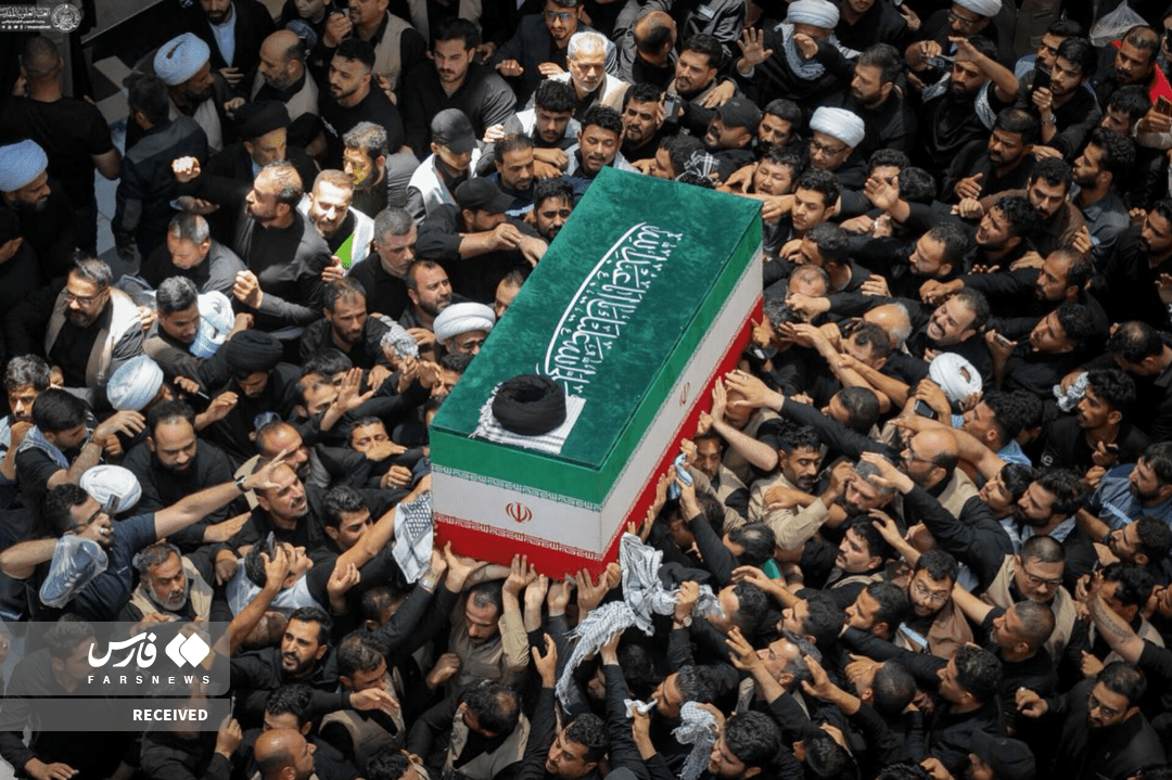 تصاویر: تشییع پیکر مطهر رهبر شهید انقلاب در نجف اشرف
