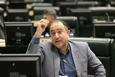 فاطمی، نماینده مجلس: تعطیلی پنجشنبه‌ها و کاهش ساعات کاری از ۴۴ به ۴۰ ساعت، توسط مجلس تصویب شده/ مجمع تشخیص از تعطیلی پنجشنبه‌ها ایراد نگرفت؛ فقط کاهش ساعات اداری محل ایراد است