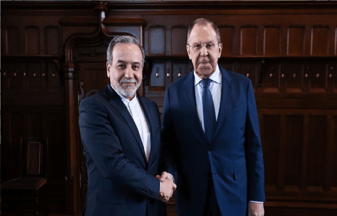 گفت‌وگوی تلفنی وزرای خارجه ایران و روسیه در خصوص یادداشت تفاهم اسلام‌آباد/ عراقچی: تشریح جزییات مربوط به این تفاهم نامه/ تأکید بر مسئولیت آمریکا در قبال حسن اجرای بند‌های آن و ضرورت توقف کامل تجاوزات رژیم صهیونیستی علیه لبنان/ لاوروف: پشتیبانی مسکو از اجرای مفاد یادداشت تفاهم