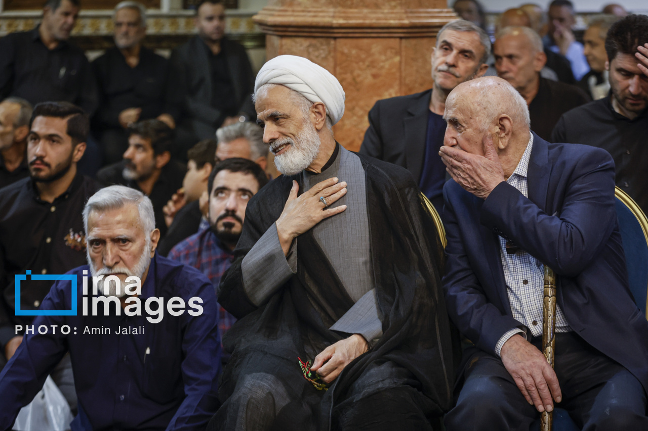 تصاویر: بزرگداشت رهبر شهید انقلاب در حسینیه جماران