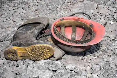 ریزش یک معدن سنگ‌آهن در بافق یزد / محبوس شدن ۲۴ نفر زیر آوار / هلال احمر: حادثه بدون تلفات جانی به پایان رسید، فقط ۲ نفر دچار مصدومیت شدند