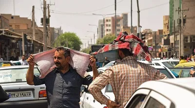 بیماری‌های پوستی ناشی از اشعه فرابنفش در سال‌های اخیر بیشتر شده‌اند؛ لک‌های پوستی زیادی که اخیراً می‌بینیم، تبدیل به بدخیمی‌ها و سرطان پوست می‌شوند/ فرابنفش از نور شیشه هم عبور می‌کند؛ فکر نکنید داخل ماشین در امان هستید/ ضدآفتاب‌ها ترکیبات فیلترکننده دارند و باعث می‌شوند این اشعه‌ها به پوست نرسند