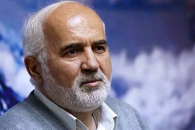 توکلی: غسال آیت الله مصباح یزدی ابَربدهکار بانکی است / او پیکر روحانیون سرشناس را به خانه می برد و غسل می دهد! / ۴۰ میلیارد تومان خمس را از کجا آورده است؟