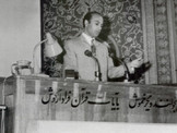 دکتر شریعتی: داستان کربلا نه از تاسوعا و یا محرم شروع می‌شود و نه در عصر عاشورا و اربعین تمام می‌شود / از کودک حسین (ع) گرفته تا برادرش همه برادرانه در برابر شهادت ایستادند تا به همه مردان، زنان، کودکان و همه پیران و جوانان همیشه تاریخ بیاموزند که باید چگونه زندگی کنند