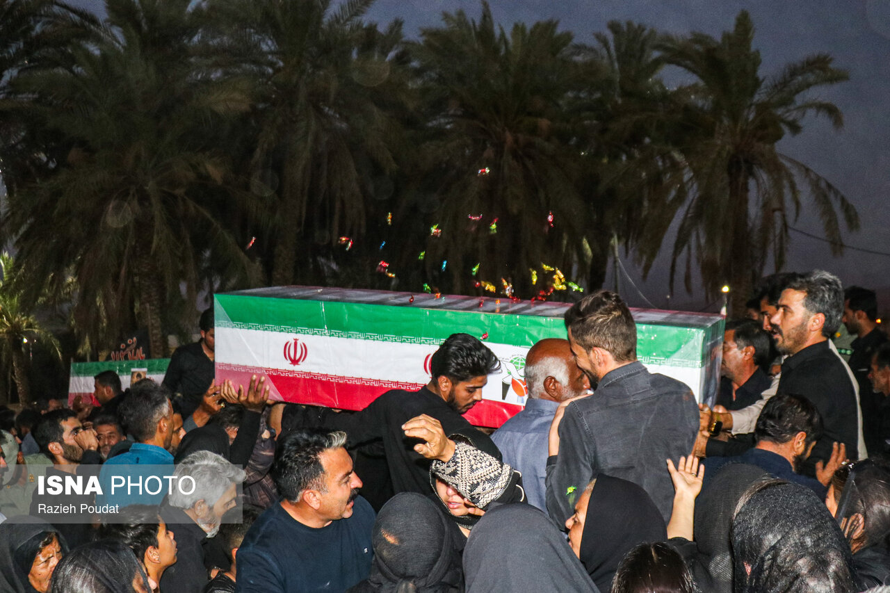 تصاویر: تشییع پیکر ۳ عضو خانواده محیط‌بان هرمزگانی - حاجی‌آباد