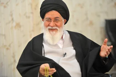 تعریف و تمجید علم الهدی از عملکرد اقتصادی دولت رئیسی: گرانی‌ها بخاطر شرکت‌های جریان‌های ناهمسو با دولت است / سود‌ها در جیب کسانی ست که با نظام همگرایی ندارند / سود فعال اقتصادی باید کنترل شود