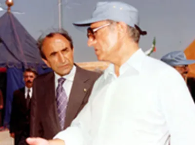 یادداشت‌های علم، دوشنبه ۱۷ آذر ۱۳۴۸: باید مطالب را هر قدر هم که تلخ باشد به شاه بگویم