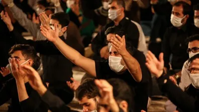 ستاد ملی مبارزه با کرونا: مراسم عزاداری محرم صرفا در فضاهای باز با رعایت دو متر فاصله از هر طرف برگزار می شود / حداکثر زمان مراسم دو ساعت است / افراد مسن و دارای بیماری زمینه ای در مجالس شرکت نکنند / برپایی ایستگاه صلواتی، جابجایی هیات و پذیرائی در جریان مراسم ممنوع است
