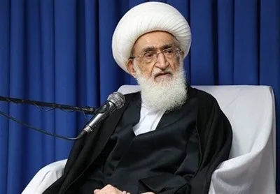 آیت الله نوری همدانی: درب ۵۰ تا ۶۰ درصد مساجد هنگام نماز صبح قفل است / اسلام این گونه نیست که پشت میز بنشینید برای مردم تکلیف معین کنید