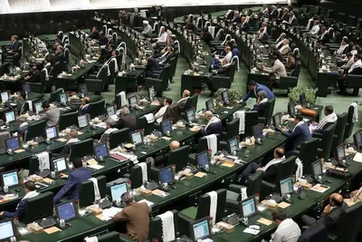 روزنامه اعتماد: برخی نمایندگان رادیکال به دنبال وارد کردن مفاد قانون حجاب و عفاف در لایحه منع خشونت علیه زنان هستند