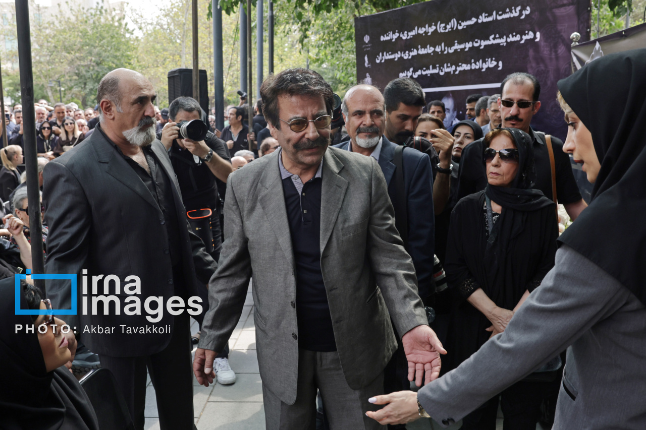 تصاویر: تشییع پیکر زنده‌یاد «حسین خواجه امیری» (ایرج)