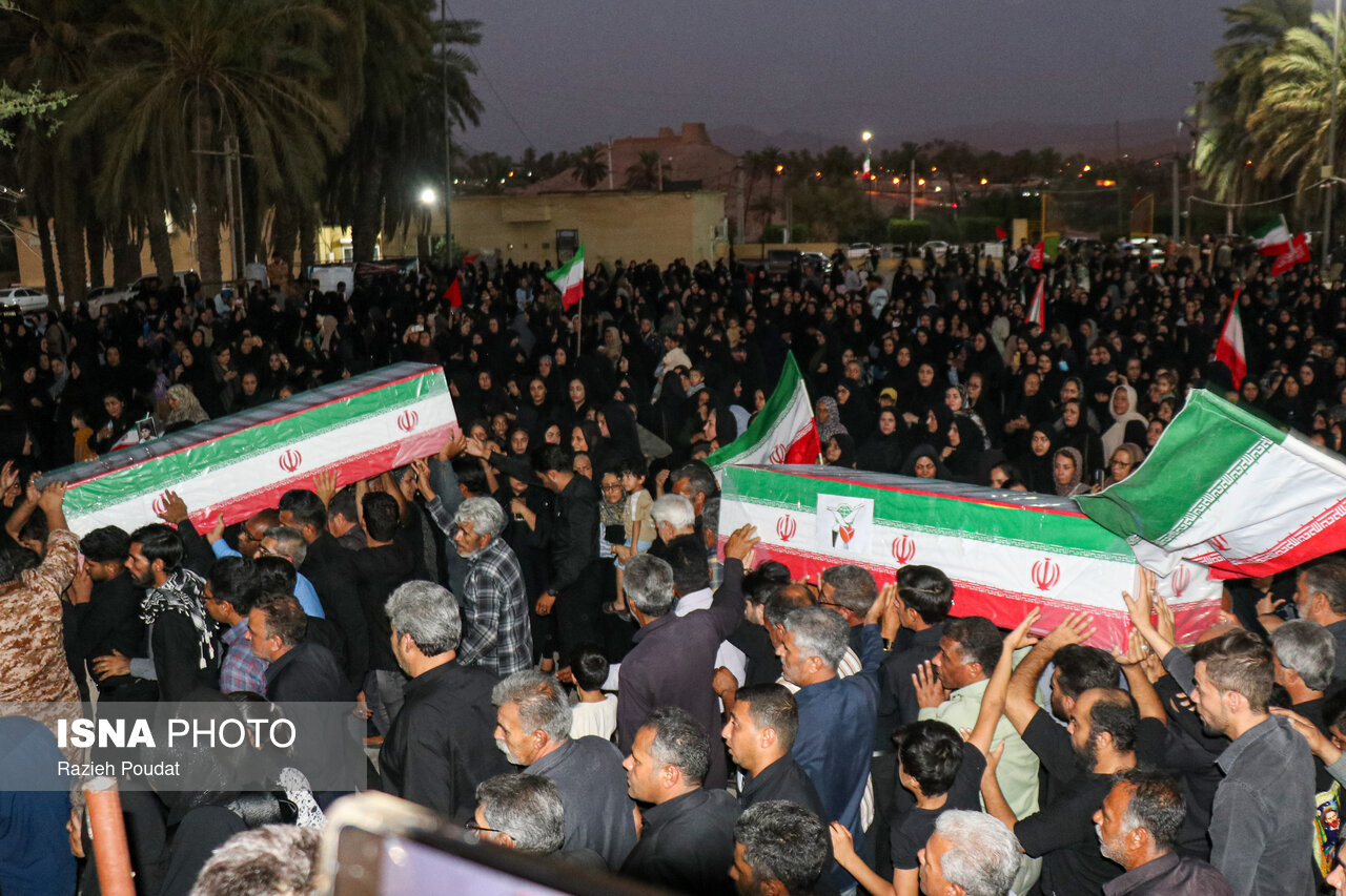 تصاویر: تشییع پیکر ۳ عضو خانواده محیط‌بان هرمزگانی - حاجی‌آباد