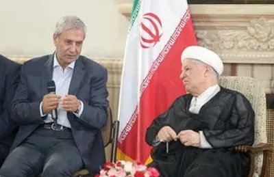 خاطرات آیت الله هاشمی رفسنجانی، ۴ بهمن ۱۳۷۷: علی عباد (علی ربیعی) گفت چند نفر از مباشران قتل‌های زنجیره ای، از کشور خارج شده اند رفته‌اند / گفت موافقت آقاى دُرّى با قتل‌ها قطعی نیست