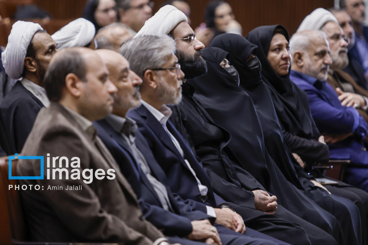 تصاویر: مراسم یادبود شهید «علی لاریجانی»