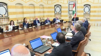 وزیر اطلاع‌رسانی لبنان پس از نشست دوم دولت در مورد سلاح حزب‌الله: انحصار سلاح در دست دولت و استقرار ارتش در جنوب را که در سند آمریکایی درج شده بود، تصویب کردیم/ با ارائه پیشنهاد‌های مختلف سعی کردیم وزرای شیعه را از ترک جلسه منصرف کنیم؛ اما رفتند تا تصمیمات در حضور آن‌ها گرفته نشود