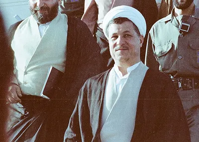 خاطرات آیت الله هاشمی رفسنجانی، ۲۵ مهر ۱۳۷۷: کمال خرازى در رابطه با مصر گفت، هنوز به فرمول مورد توافق نرسیده‌اند