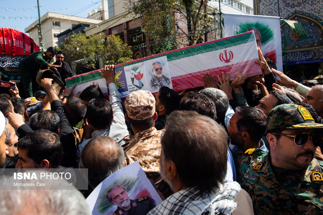 تصاویر: تشییع پیکر مطهر سردار شهید «حسین ظریفی»، فرمانده قرارگاه سجاد سراوان در مشهد