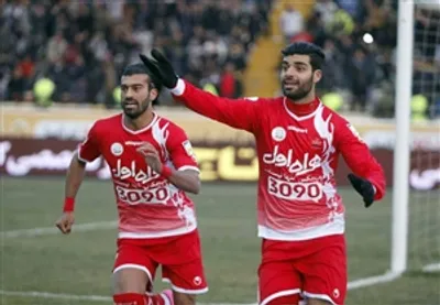پدیده مشهد 1 - پرسپولیس 2؛ بازگشت به صدر