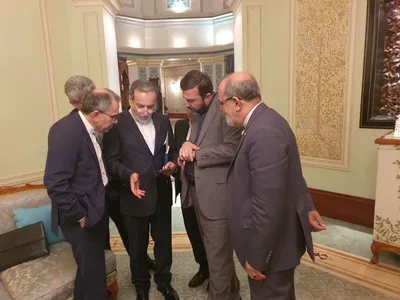 اکسیوس: دور دوم مذاکرات آمریکا و ایران شنبه در رم ایتالیا برگزار می‌شود / هدف دولت ترامپ از دور اول، تغییر قالب مذاکرات از غیرمستقیم به مستقیم بود که طبق برنامه پیش رفت / در دور اول، ویتکاف و عراقچی ۴۵ دقیقه با یکدیگر گفت‌وگو کردند / ویتكاف در دیدار با ترامپ، او را در جریان جزئیات مذاکرات قرار داد / دور دوم مذاکرات، ممکن است مقامات ایرانی و آمریکایی در یک اتاق حضور داشته باشند