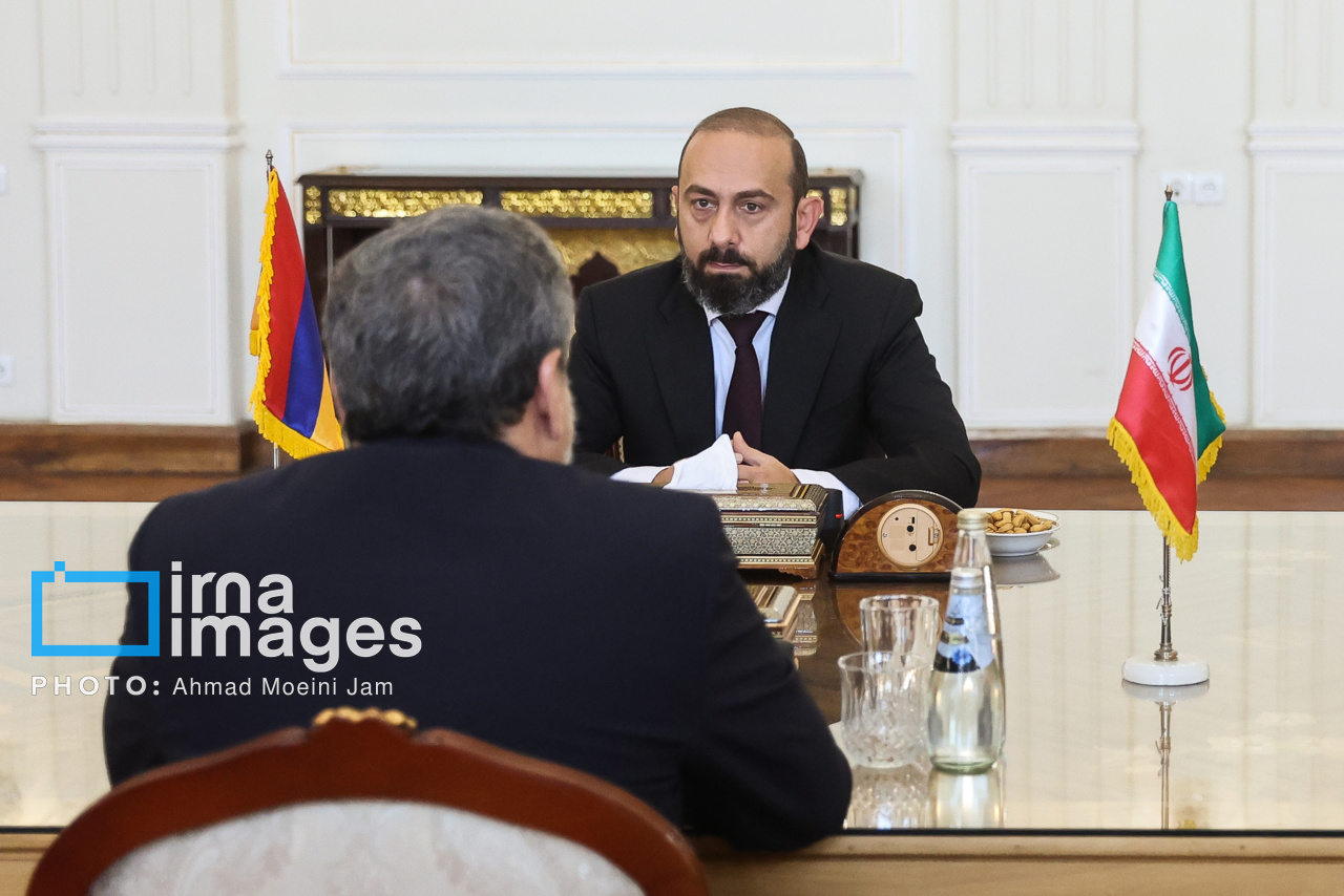 تصاویر: دیدار وزیر امور خارجه ارمنستان با عراقچی