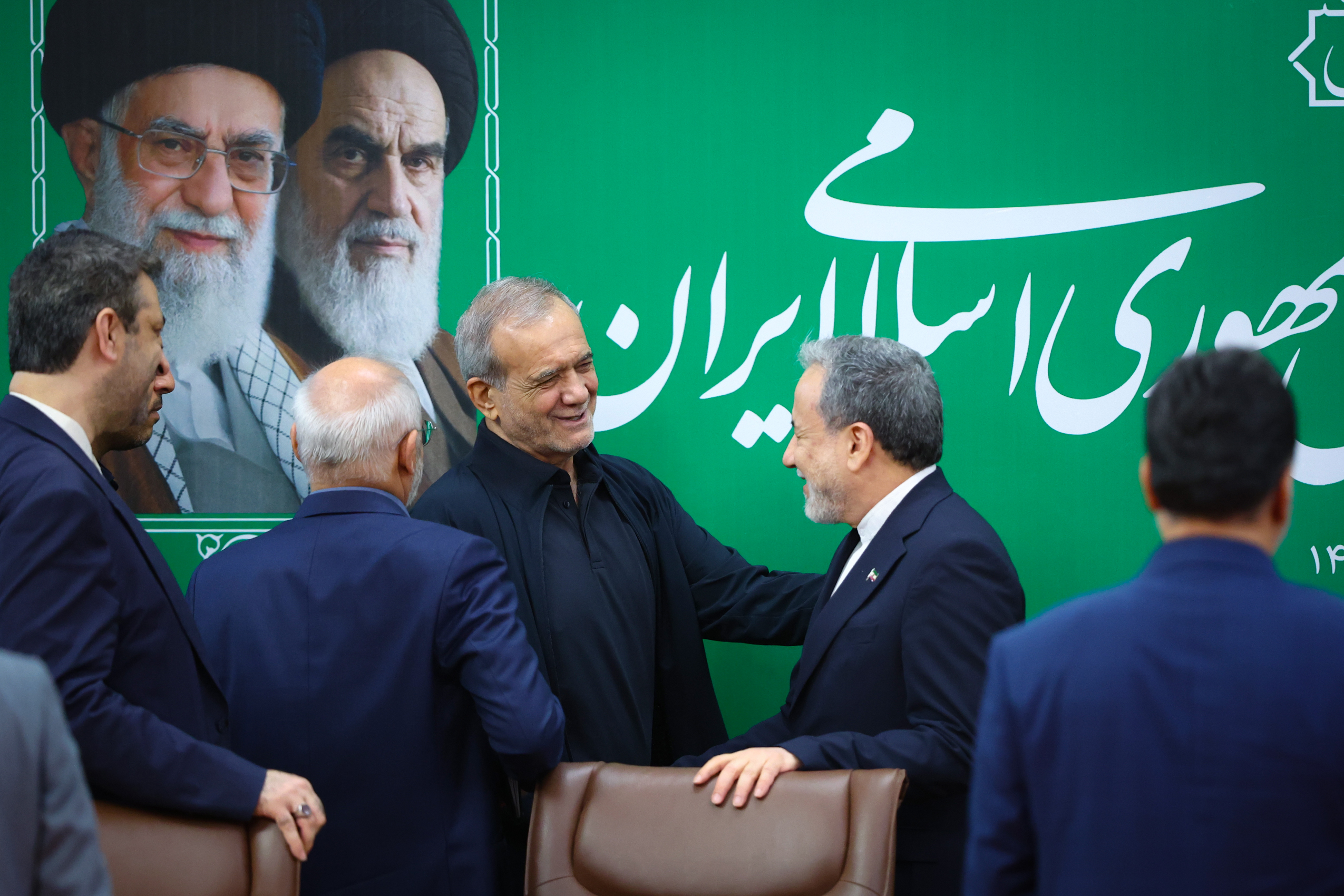 تصاویر: نشست خبری پزشکیان با جمعی از اصحاب رسانه